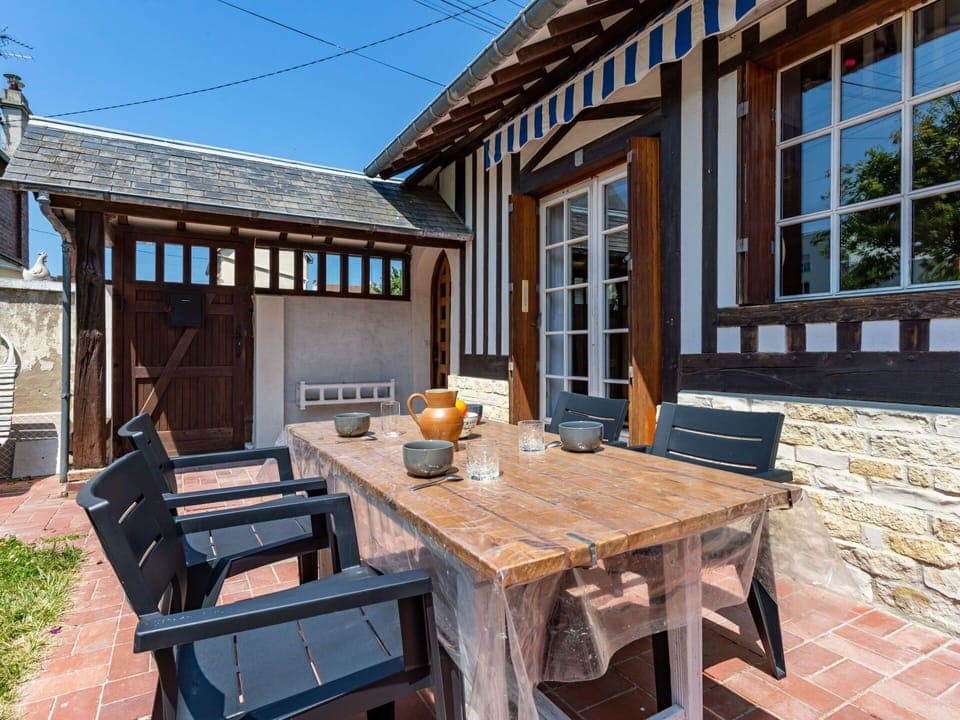 Table, Furniture, Property, Window, Building, Sky, Wood, Interior Design, Plant, Outdoor Furniture