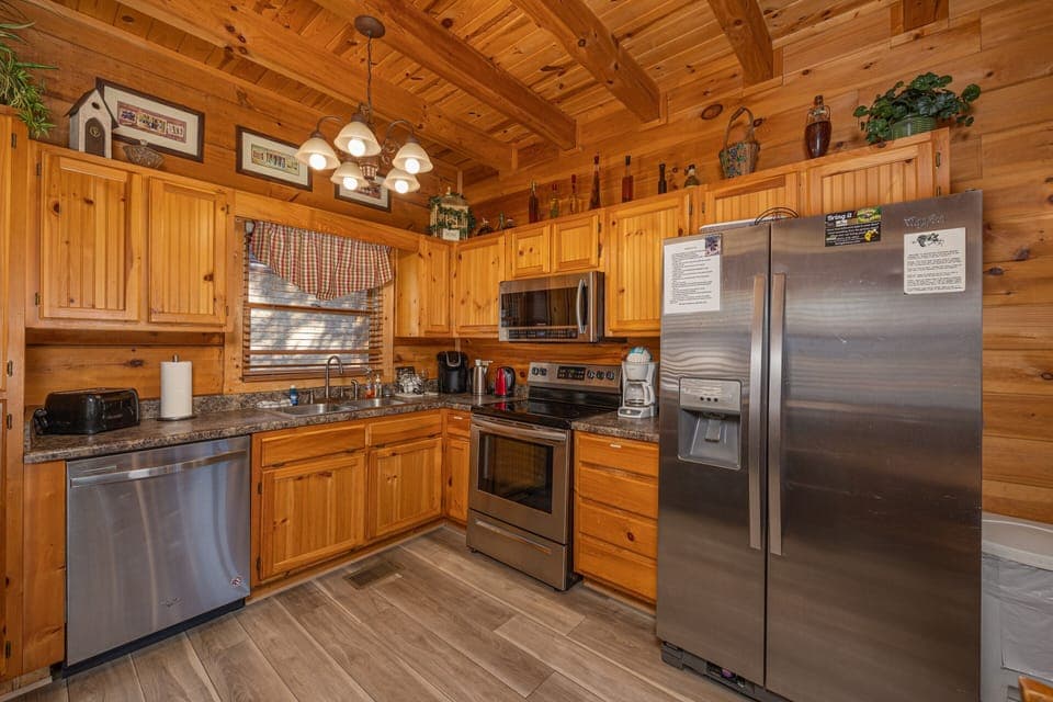 Fully equipped kitchen with regular and Kcup coffee makers-all ready for preparing meals!
