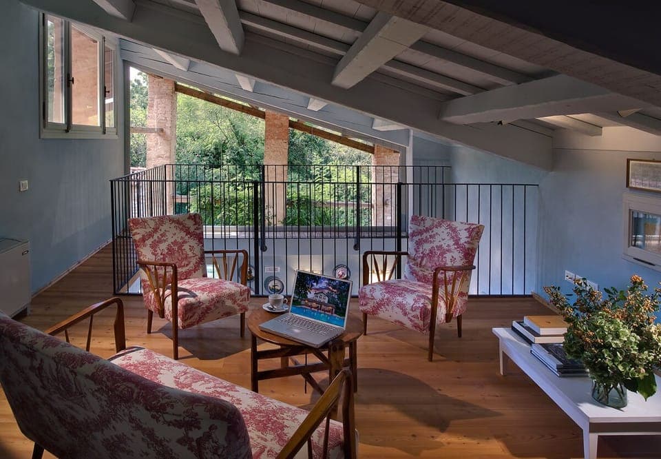 Tv and reading room on the mezzanine