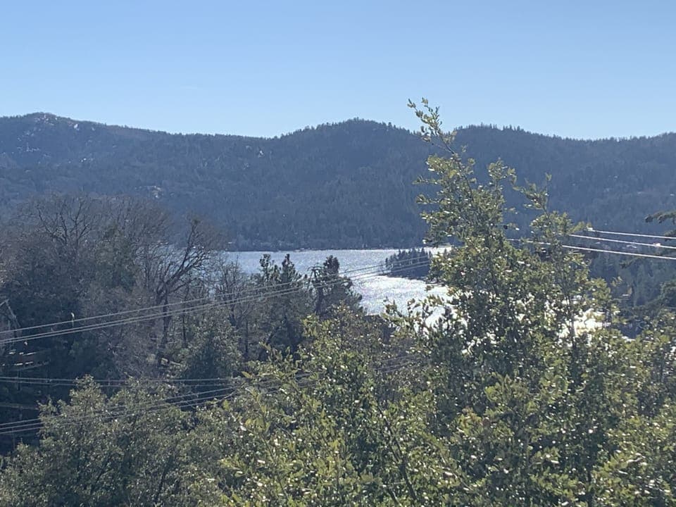 Spectacular views of Lake Arrowhead & mountains from 2 floors & outdoor deck
