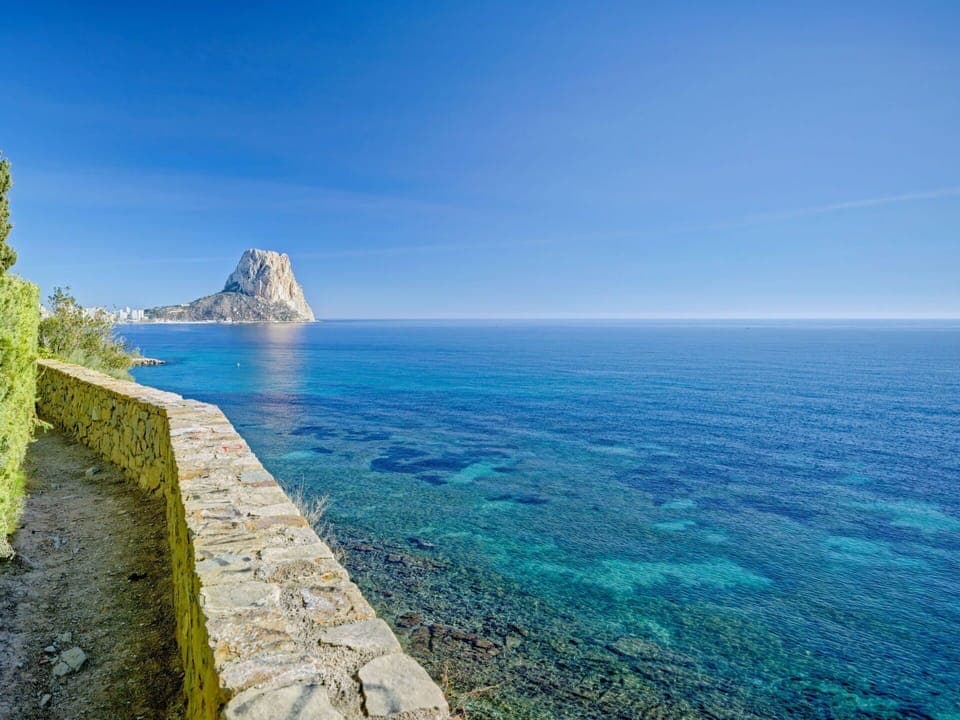 Water, Sky, Azure, Natural Landscape, Horizon, Landscape, Plant, Klippe, Headland