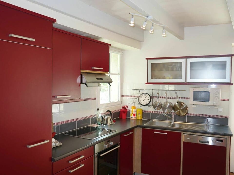 Cabinetry, Countertop, Kitchen Sink, Sink, Tap, Property, Kitchen, Plumbing Fixture, Wood, Kitchen Stove