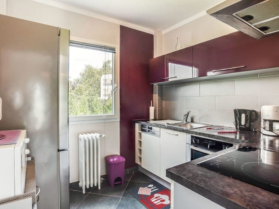 Room, Property, Kitchen, Furniture, Interior Design, Countertop, Cabinetry, Building, House, Floor