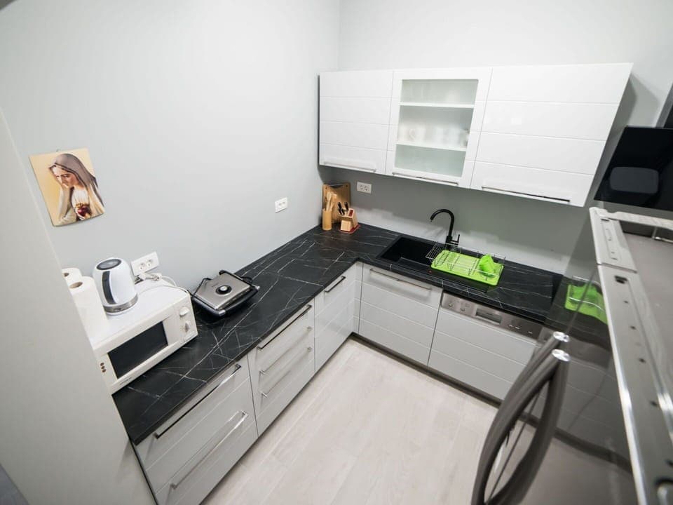 Cabinetry, Countertop, Sink, Tap, Kitchen Stove, Kitchen Sink, Building, Kitchen, Interior Design, Kitchen Appliance