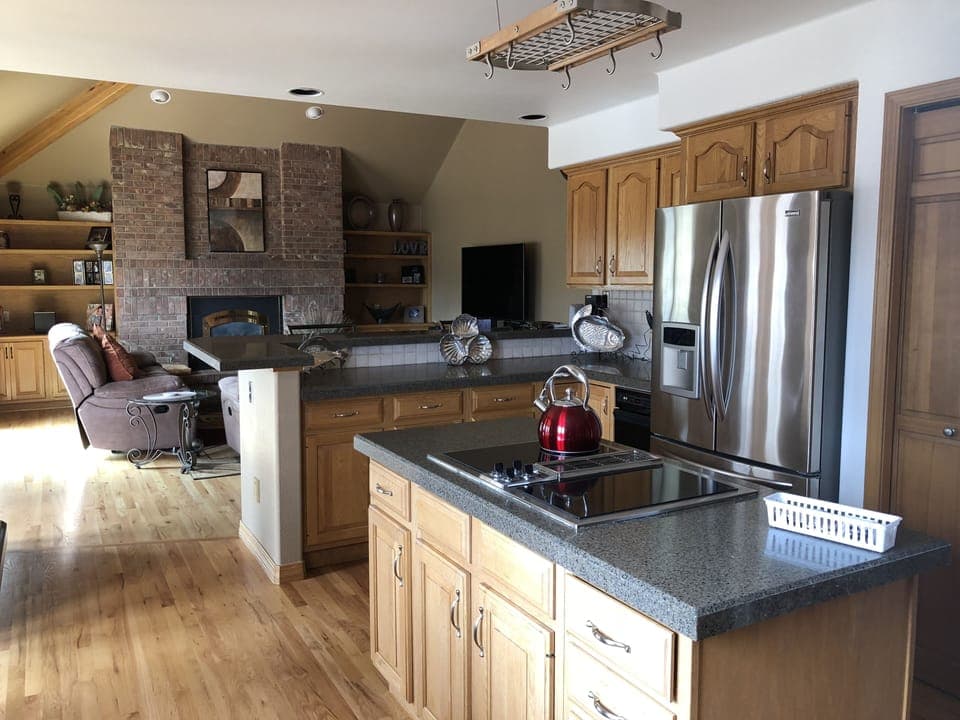 Kitchen/Family Rm