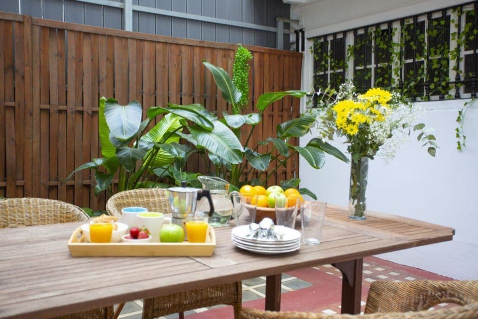 Outdoor dining