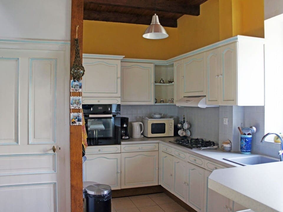 Cabinetry, Room, Countertop, Kitchen, Property, Furniture, House, Kitchen Stove, Building, Interior Design