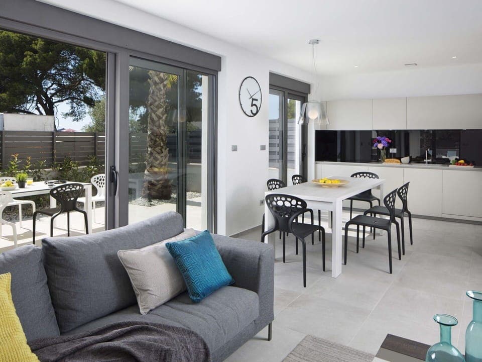 Property, Room, Living Room, Furniture, Interior Design, Building, Coffee Table, House, Table, Home