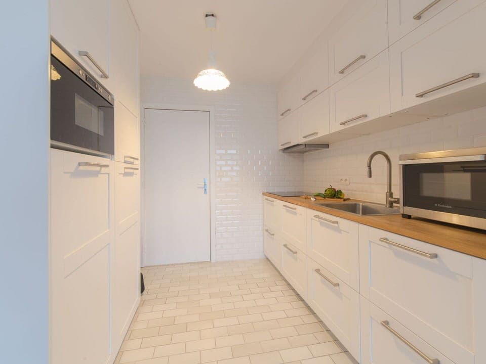 Cabinetry, Property, Countertop, Building, Tap, Kitchen, Wood, Drawer, Interior Design, Flooring