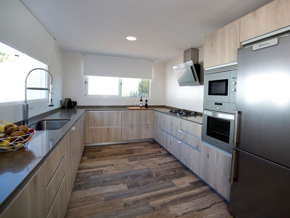 Room, Property, Countertop, Kitchen, Furniture, Cabinetry, Floor, Building, Interior Design, House