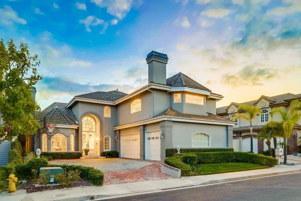 We call this the "Glam room" perfect for little girls or women who love GLAM!
