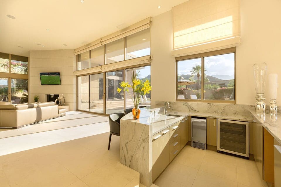 Step down wet bar