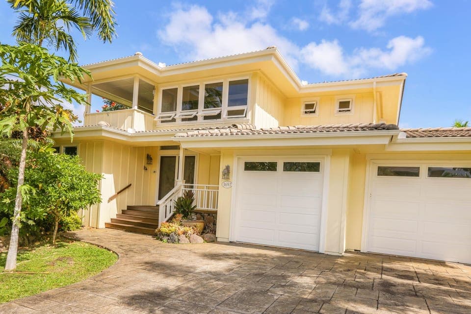 WELCOME TO YOUR HOME AWAY FROM HOME