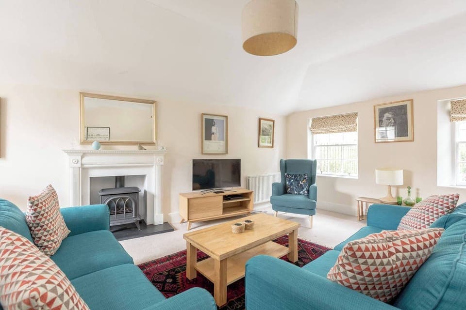 Sitting room with gas woodburner 