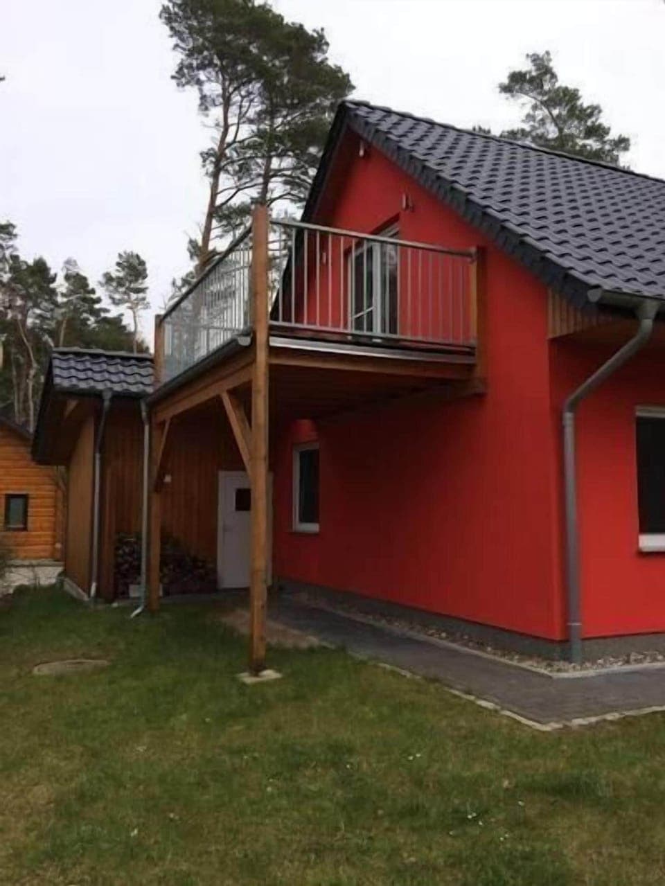 External view of the building. Picture 3