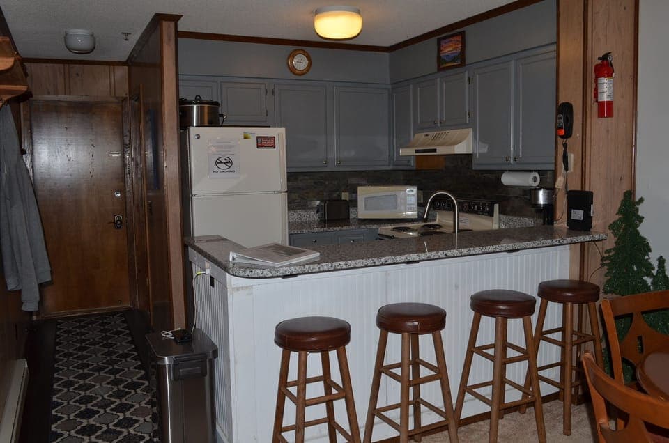 Kitchen & bar 