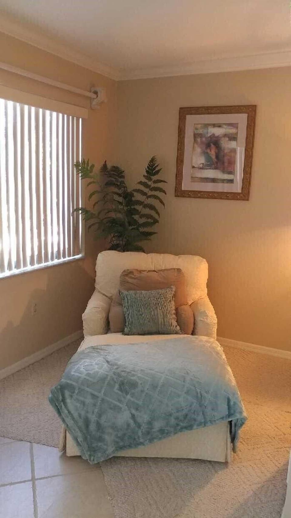 Day Bed in Master Bed Room