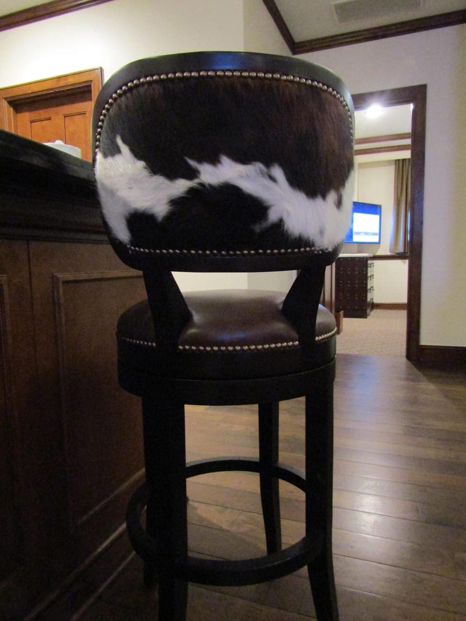Barstool