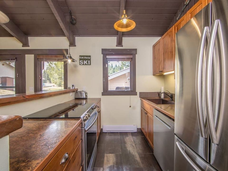 Enjoy the beautiful kitchen | Main Level