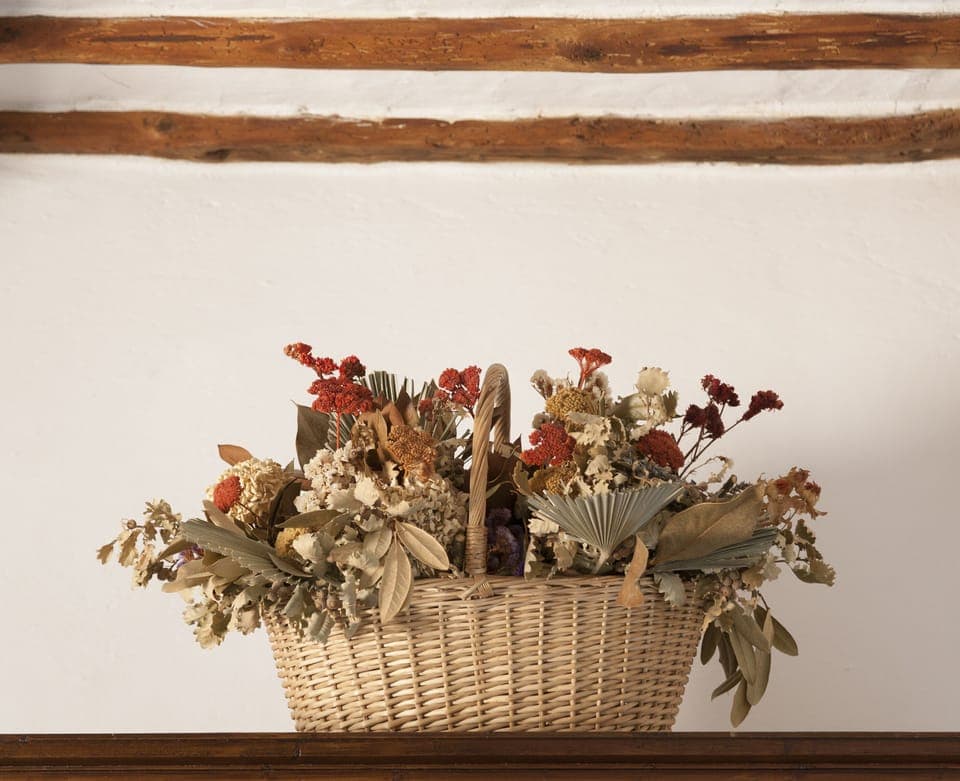 Dry flower arrangement in master bedroom