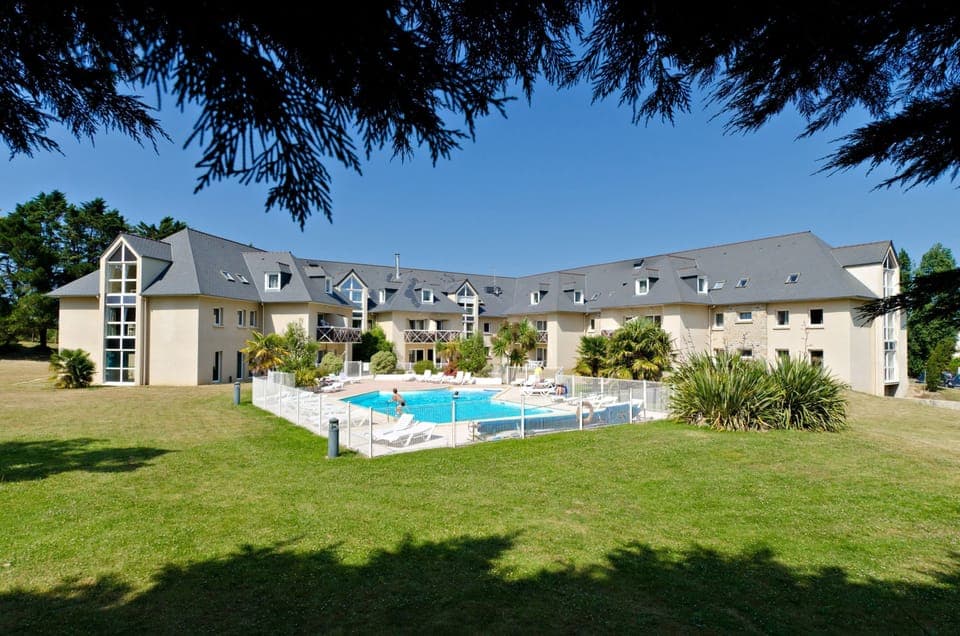 Welcome to your home away from home in beautiful Saint-Briac-Sur-Mer!
