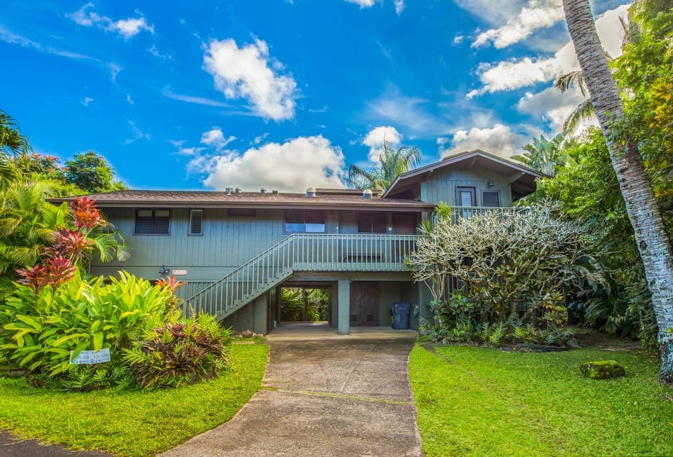 Taj Ma Hale, at the end of a quiet cul de sac on Piliko'a Street. 