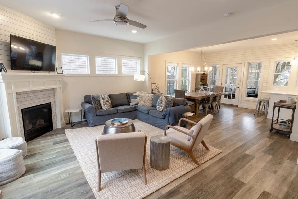 Main Level | Living Room