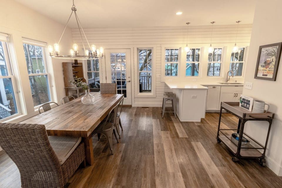 Main Level | Dining | Kitchen