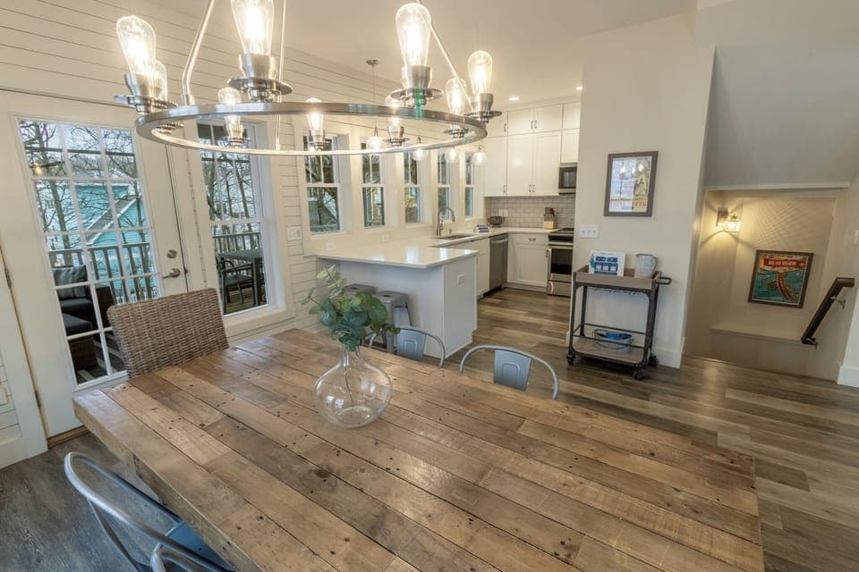 Main Level | Dining | Kitchen