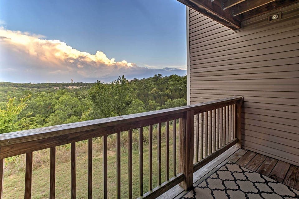 Branson Vacation Rental | 3BR | 2BA | 1,173 Sq Ft | Stairs Required