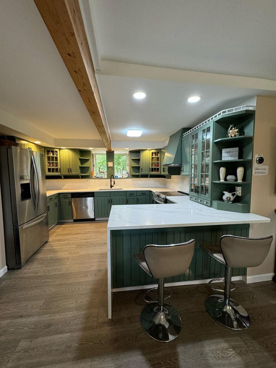 Full kitchen