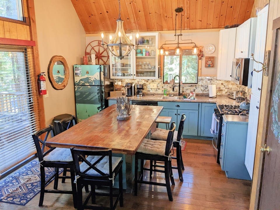 Our full kitchen is equipped with everything you should need for dinners in the cabin.  We have stove & oven, microwave, dishwasher, refrigerator, Keurig & drip coffee machines and fully stocked cooking and serving ware. Need something specific? Just ask!
