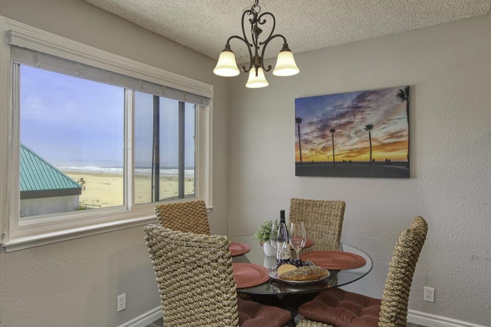 A few steps to the beach and beach access