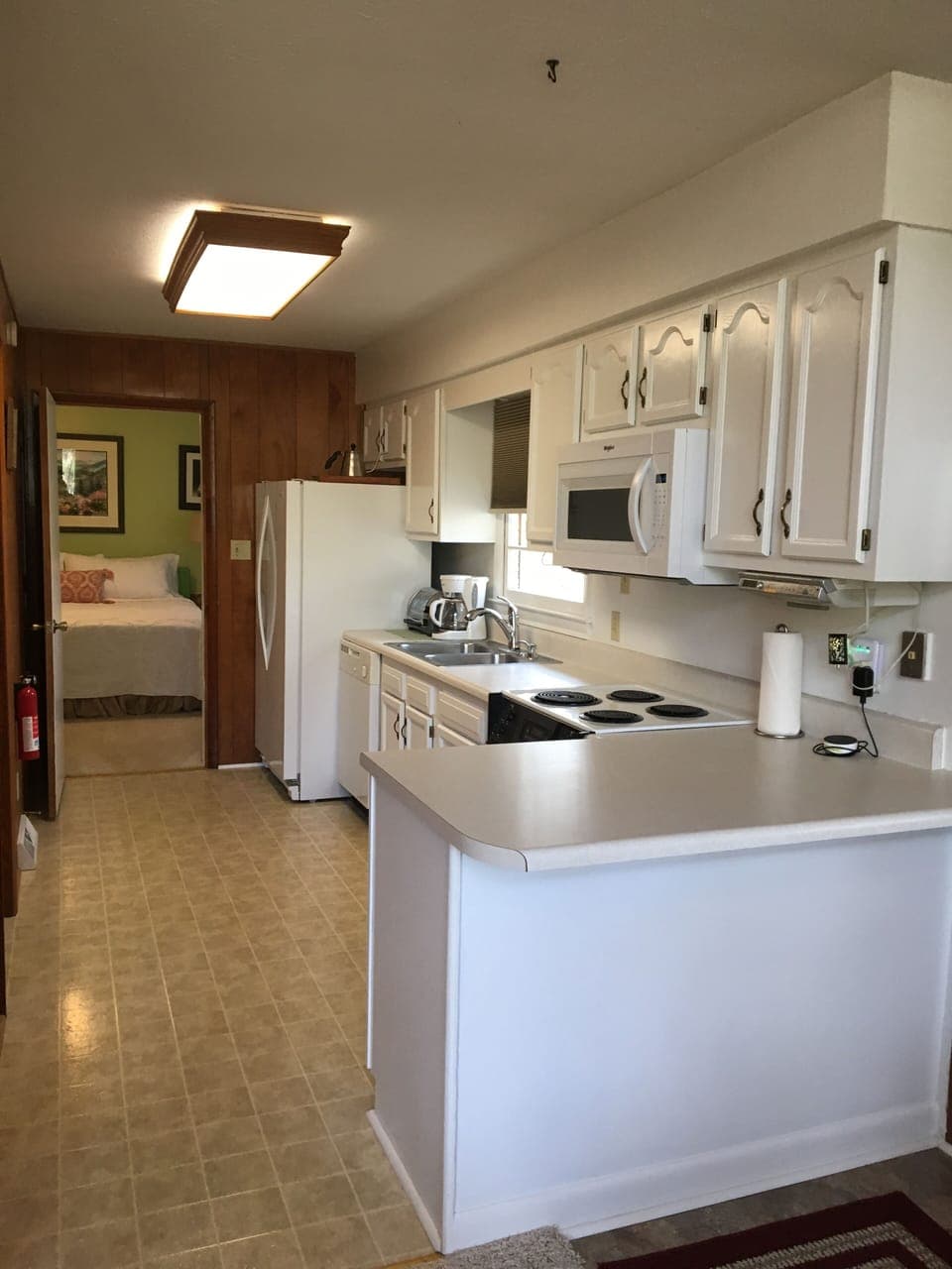 like all rooms the kitchen is very clean; all needed kitchen items are supplied