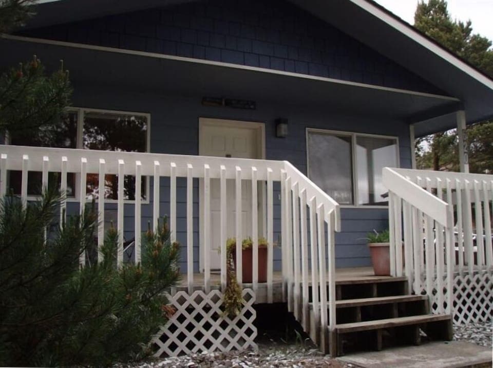 Welcome to Sandy Toes!