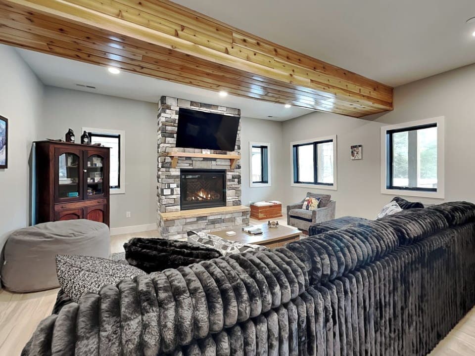 Welcome to Lake Love - Fully Renovated Lakefront, Upgraded w/ Private Dock, Fire Pit, Pool Table & More!