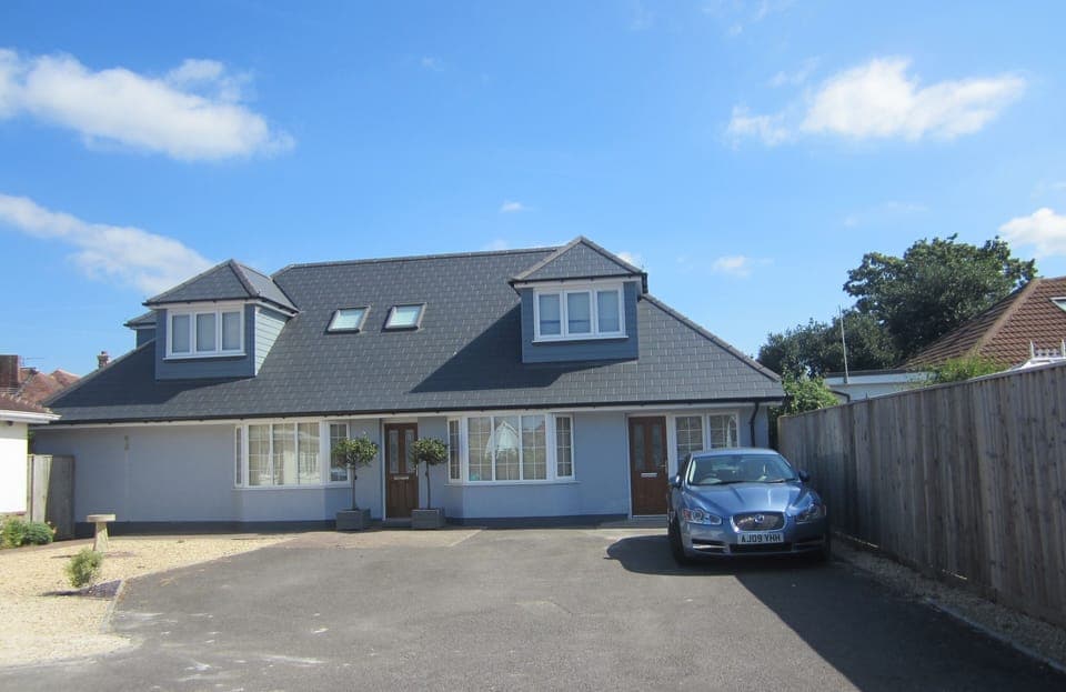 Flat behind Car, Parking Space for Flat.
Flat is all on one level. No steps.