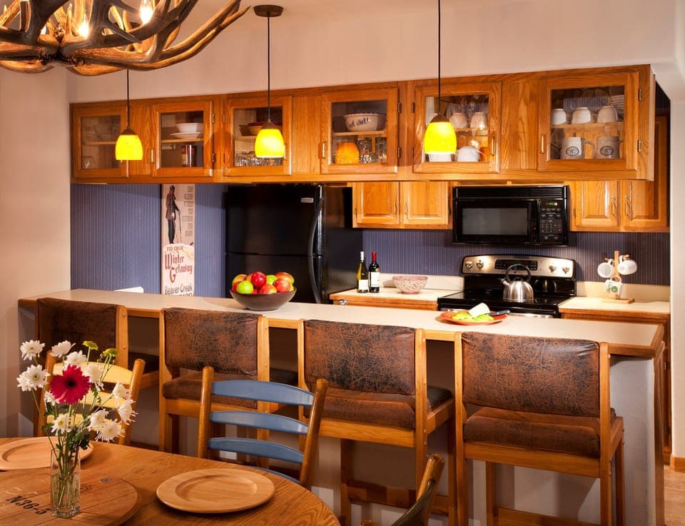 Take a seat at the breakfast bar or entertain at the dining room table.