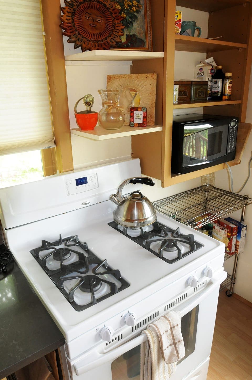 Full size range with oven