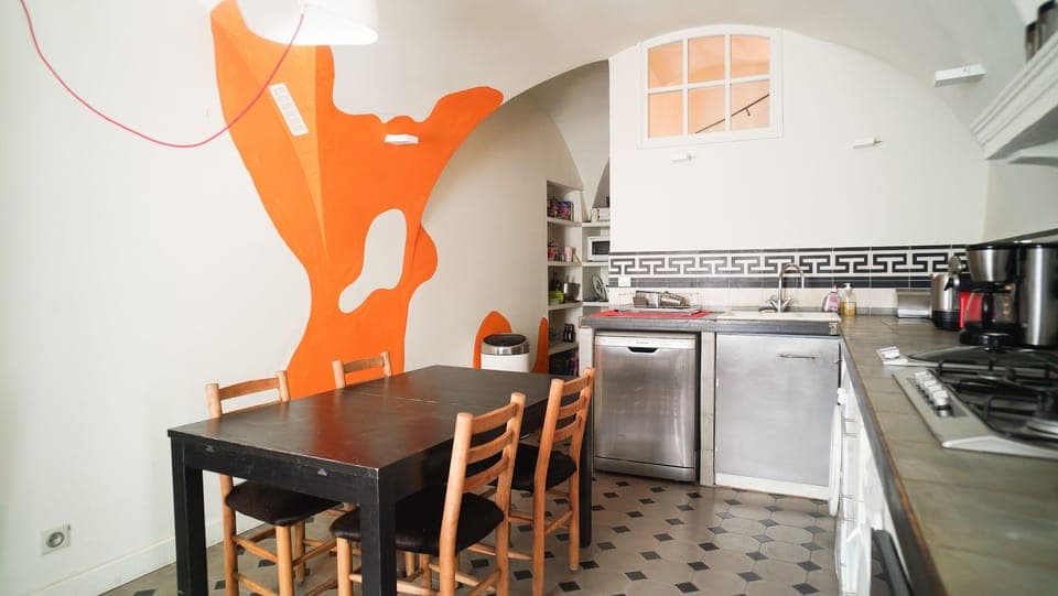 La cuisine de la MDM. Cuisinère, four, Machines à laver et sécher, etc...