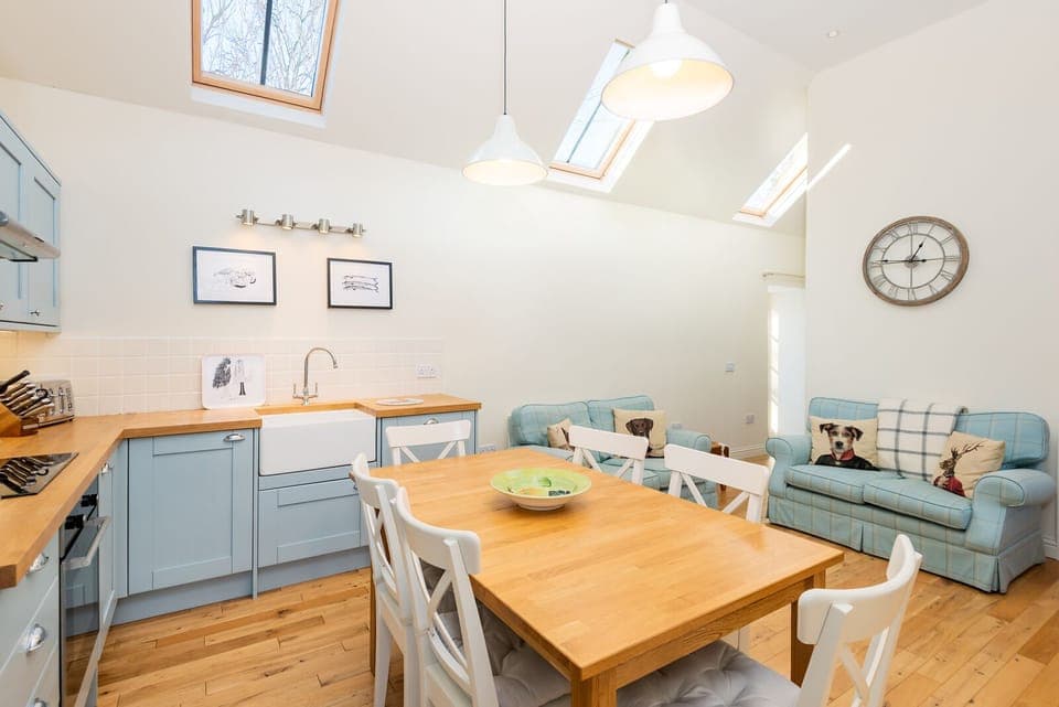 Open plan kitchen/living/dining 