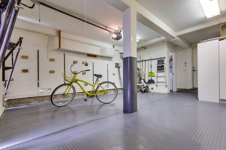 Garage for 2 sm sized cars plus 1 space for lg car outside (bike not included)