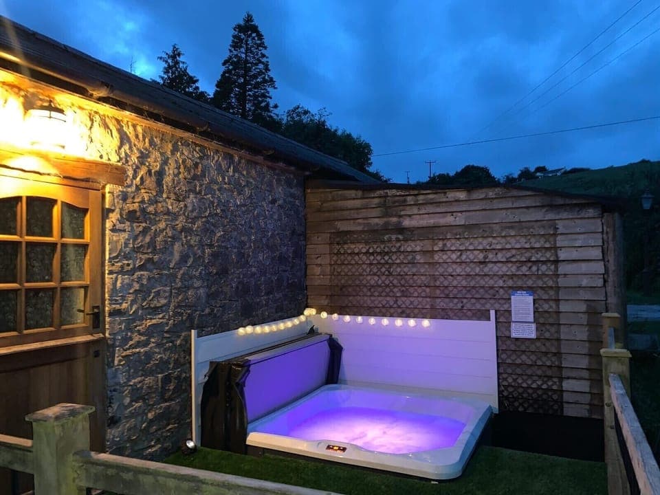 Hot tub off master bedroom 