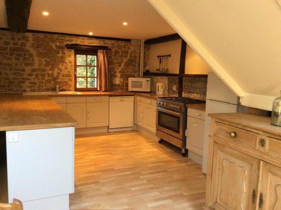 Les Roses - Kitchen.