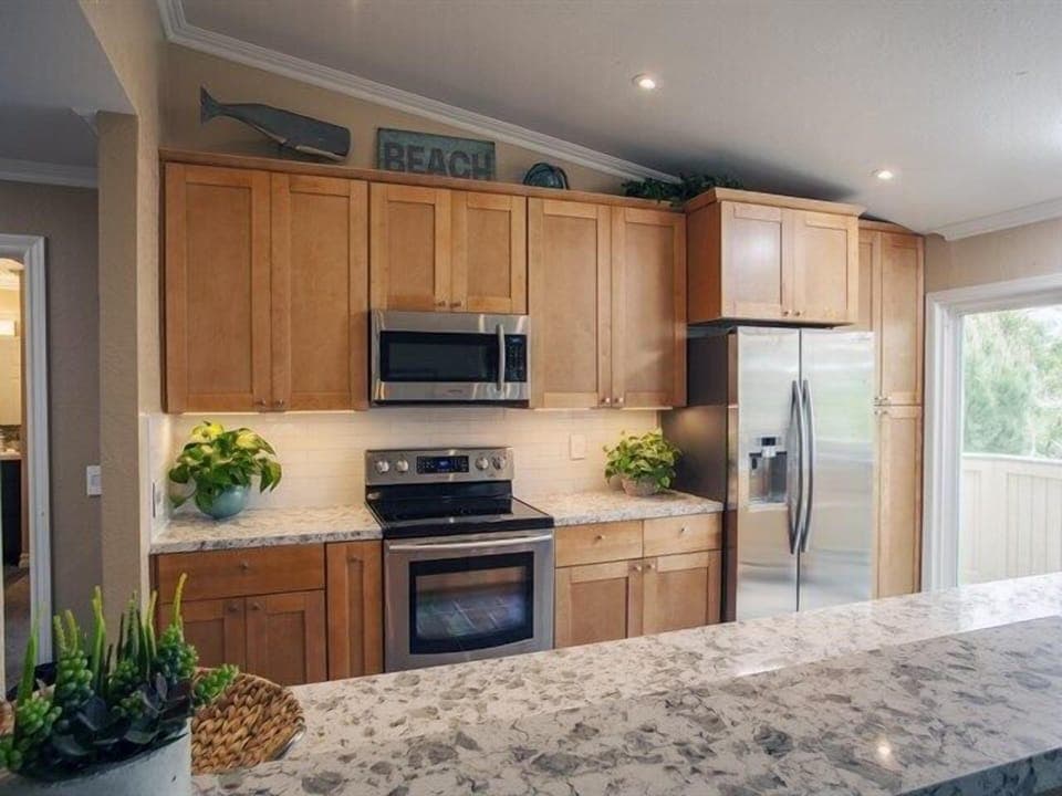 Totally new kitchen, counters, stainless steel appliances