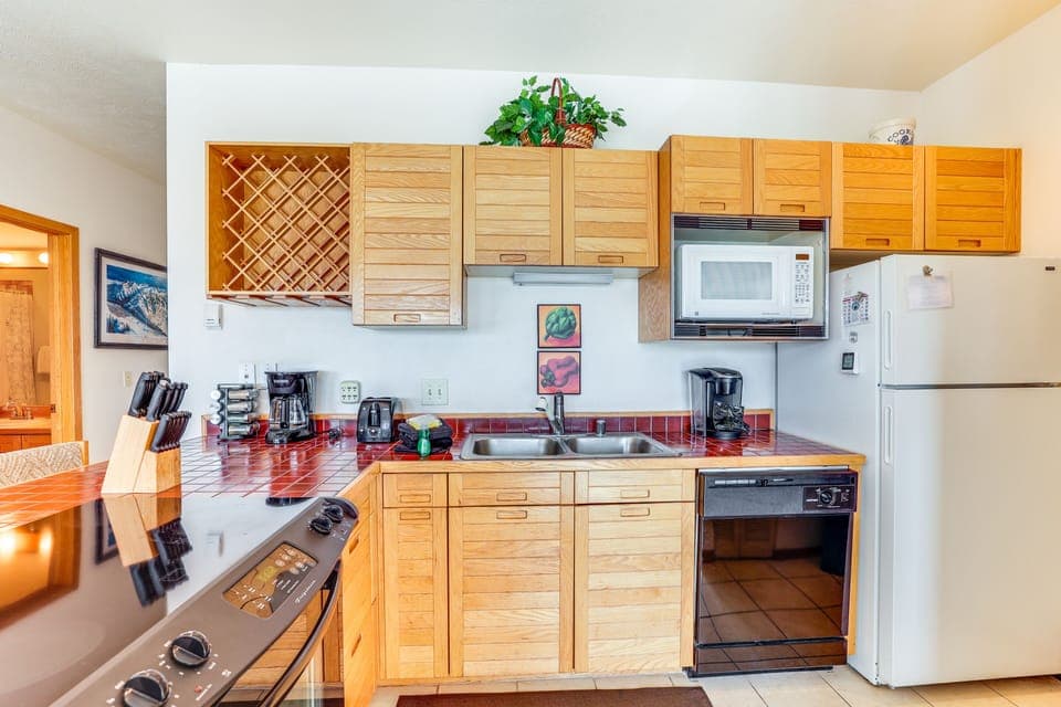 Kitchen  | Cooking Basics | Dishware/Flatware
