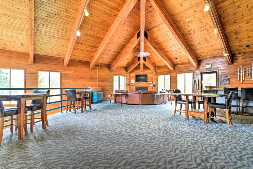 Community Amenities | TV Room