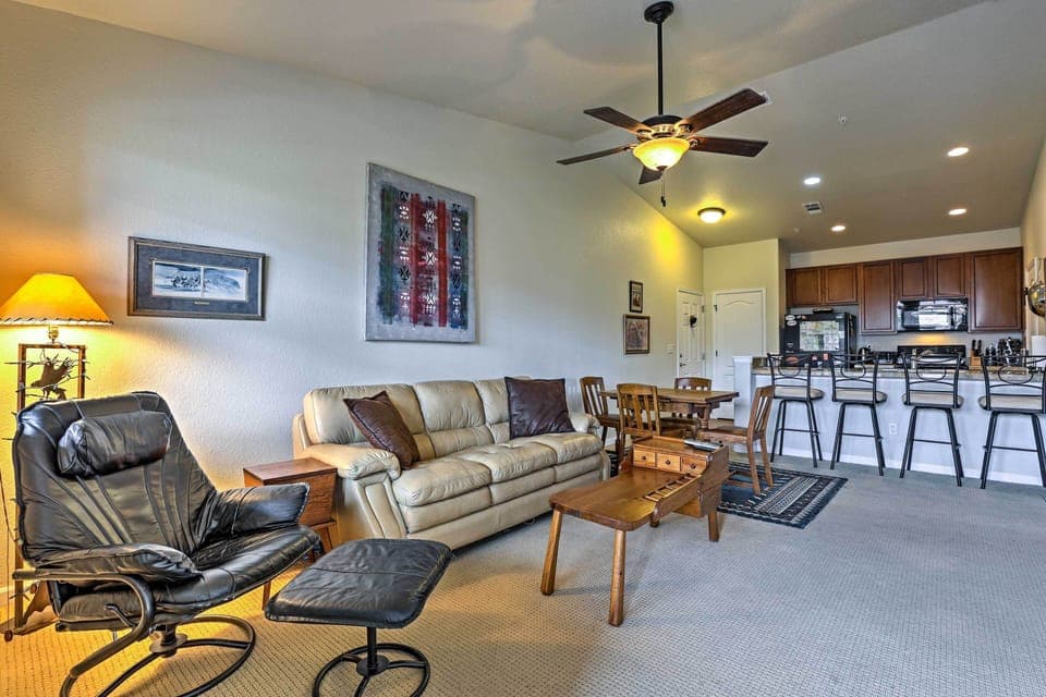 Living Room | Free WiFi