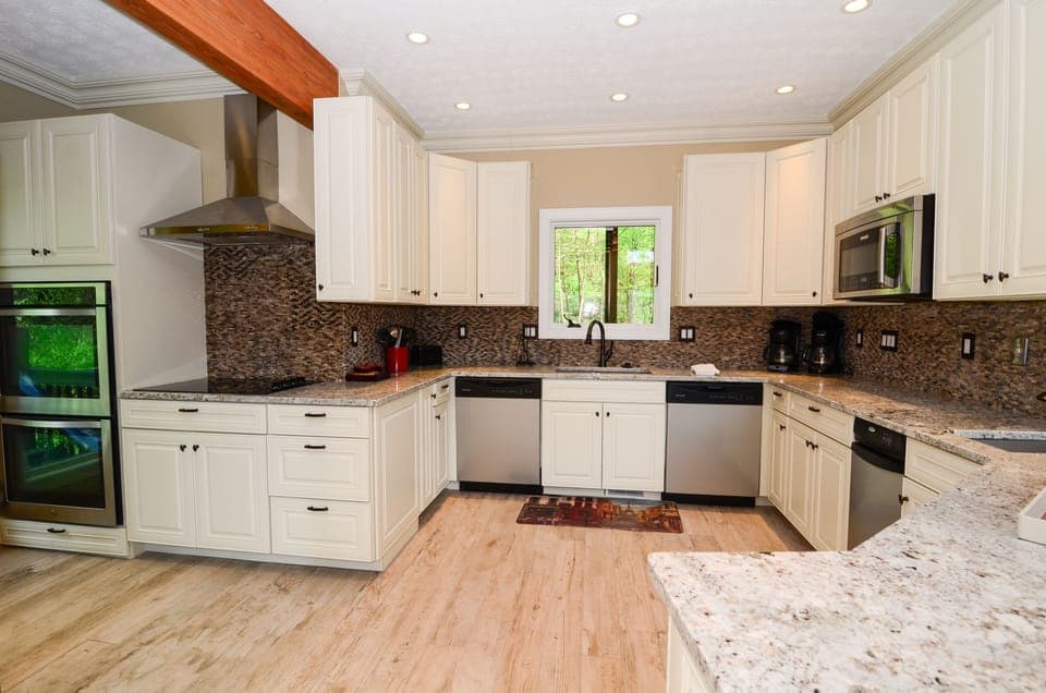 plenty of room for several chefs in the kitchen :)
