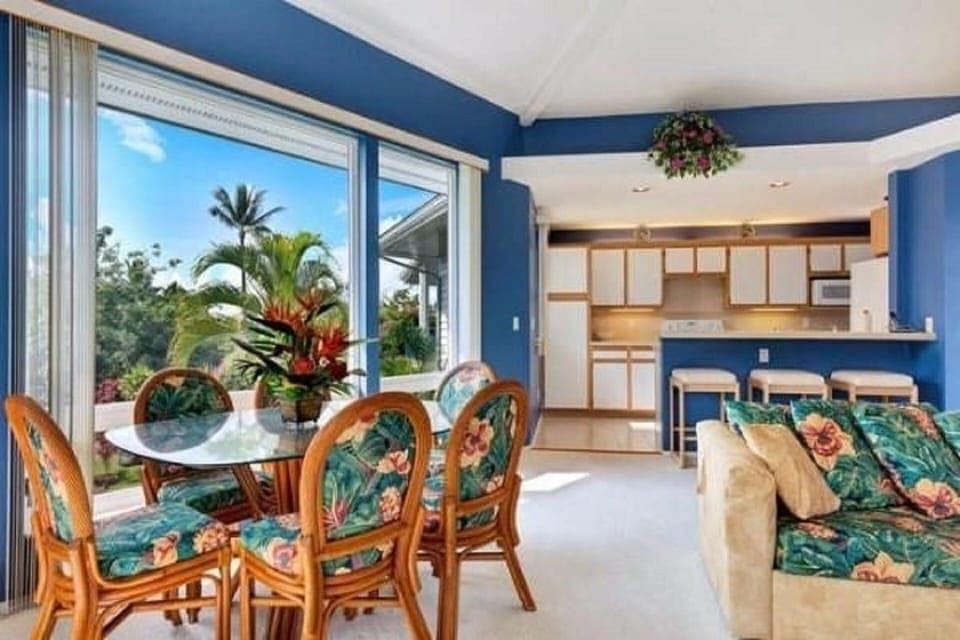 So many windows in Great Room that the dinning area feels like you are outside 